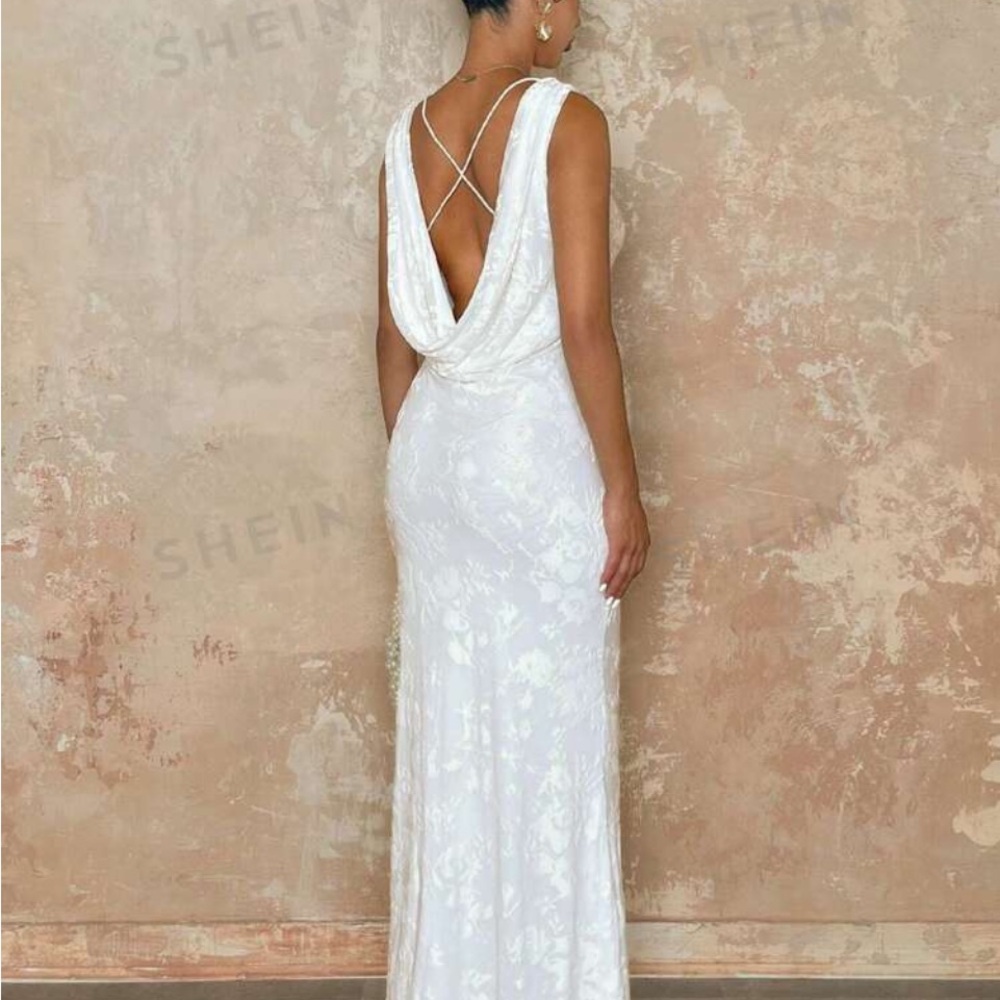 Wedding dress. Formal dress